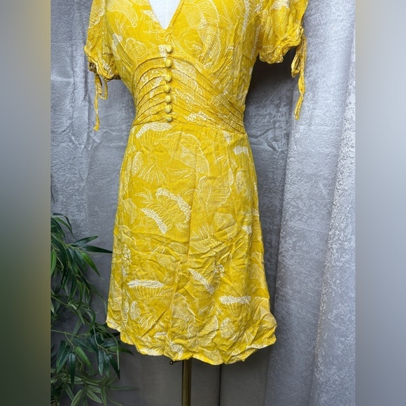Urban Outfitters Floral Print V-Neck Mini Dress Yellow Women’s Sz M - Picture 5 of 11